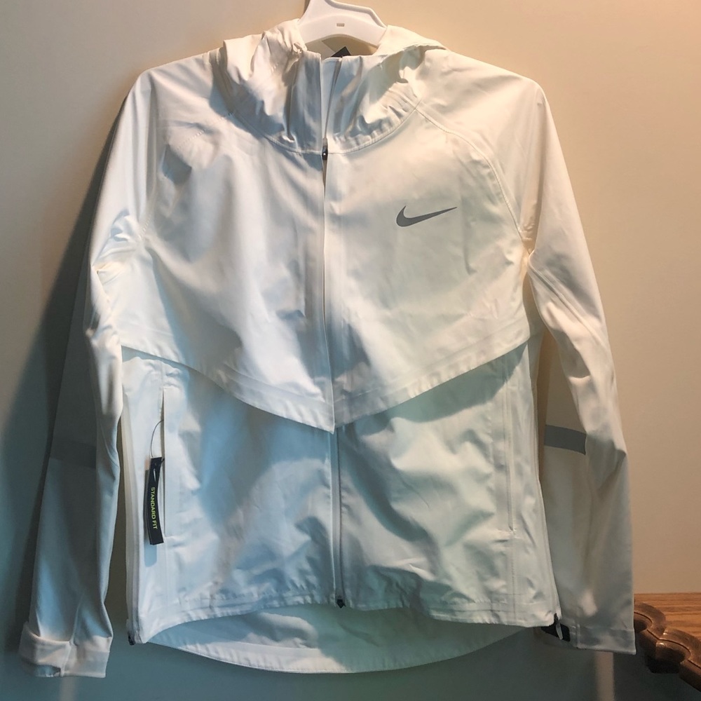 RARE NWT Nike AeroShield Jacket